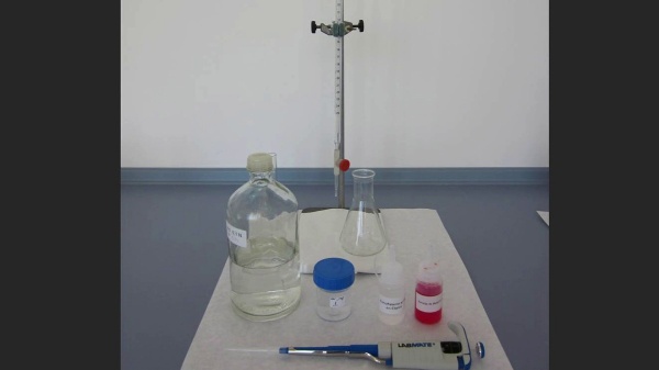 Determinació d'hidròxid sòdic i carbonat sòdic en una solució alcalina
