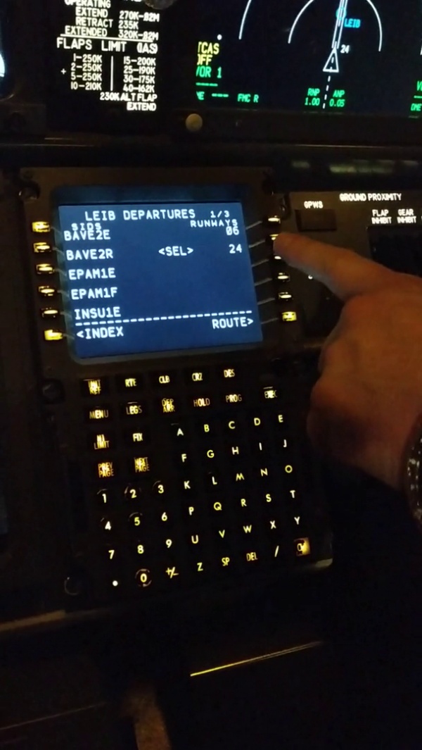 Programación Plan de vuelo en un FMC de 737-800