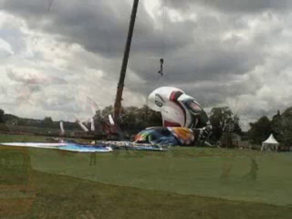 El 'koinobori' gigante ingeniado por Kawaguchi volando en Kaiserslautern